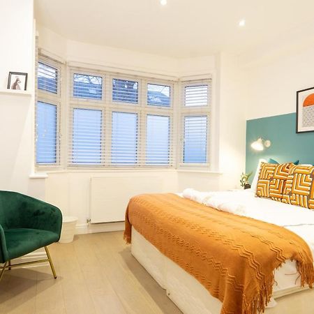 A Beautiful One Bedroom Flat With Garden & Parking ミル・ヒル エクステリア 写真