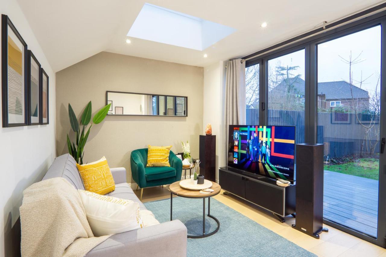 A Beautiful One Bedroom Flat With Garden & Parking ミル・ヒル エクステリア 写真